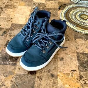 boys zip up shoes size 13